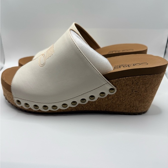 CORKYS Saddle Up Western Stitching Ivory Studded SlipOn Wedge Heels Women’s Sz 9 - Picture 1 of 12